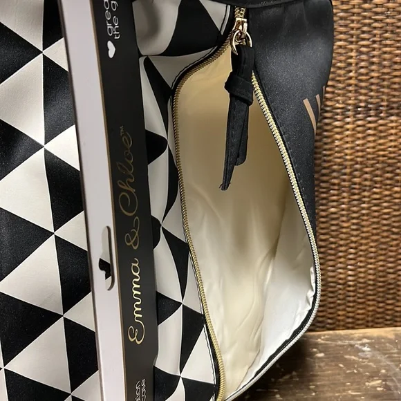 Emma & Chloe LOVE Portable Diaper Changing Station NWT - Picture 9 of 14